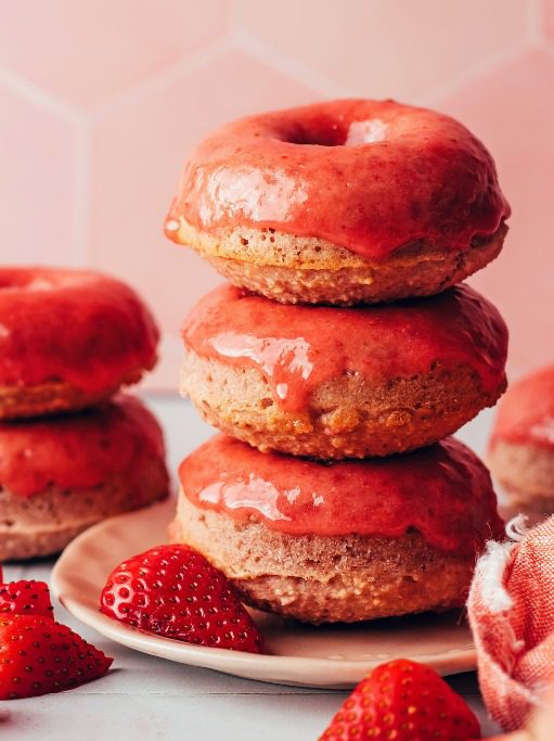 aardbeien donuts minimalist baker